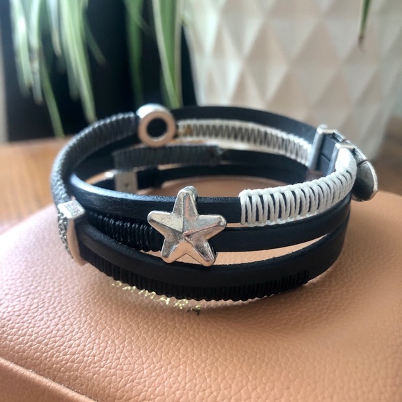 Magnetic clip, multi-wrap, leather bracelet with leaf, celtic knot & star charms - Picture 2 of 6